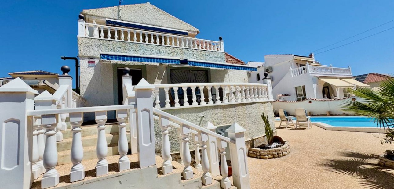 Herverkoop - Villa -
Ciudad Quesada