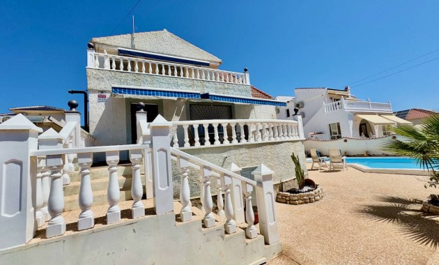 Herverkoop - Villa -
Ciudad Quesada