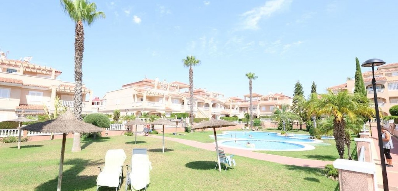 Venta - Bungalow -
Orihuela Costa - Punta Prima