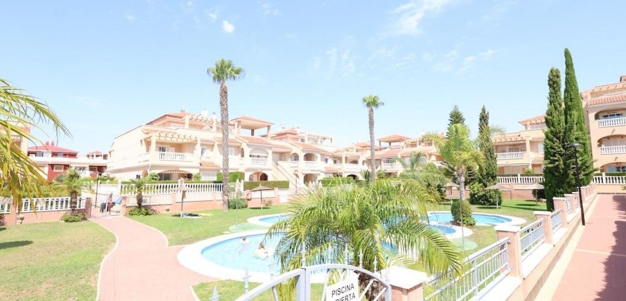 Venta - Bungalow -
Orihuela Costa - Punta Prima