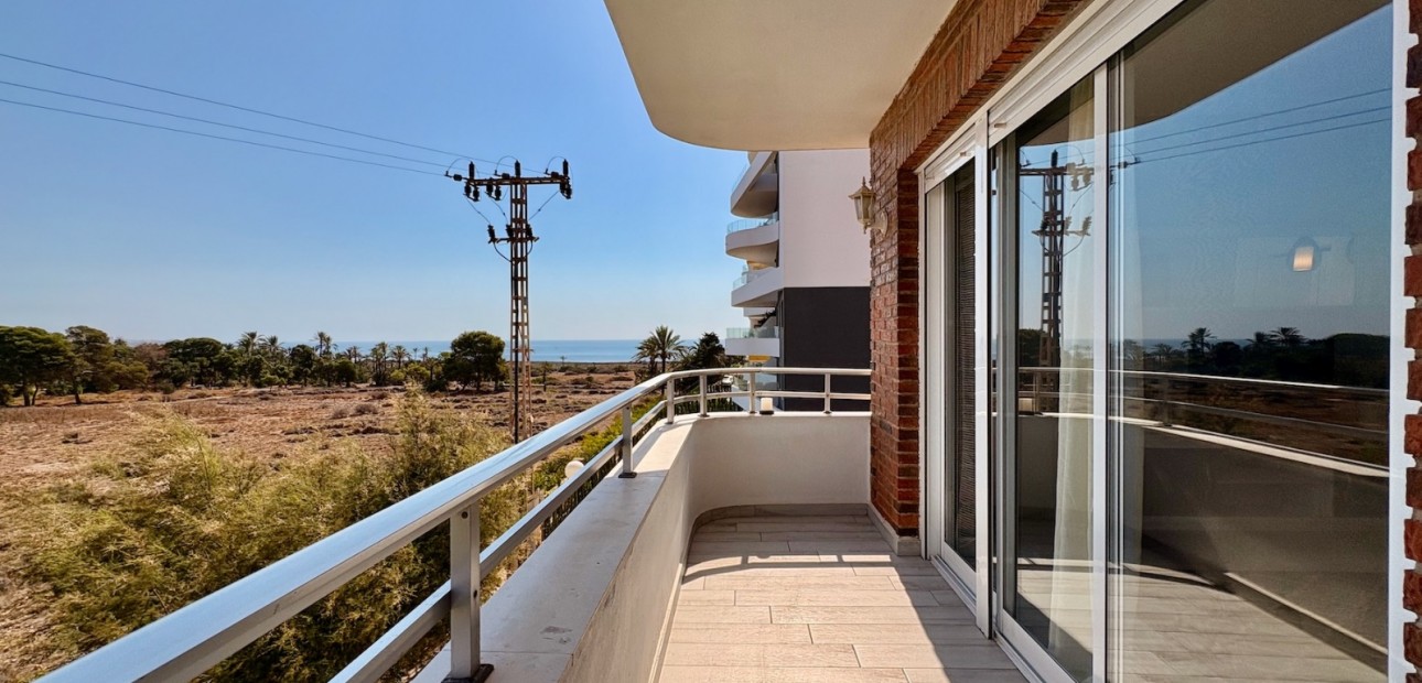 Verhuur - Appartement / flat -
Torrevieja - Punta prima