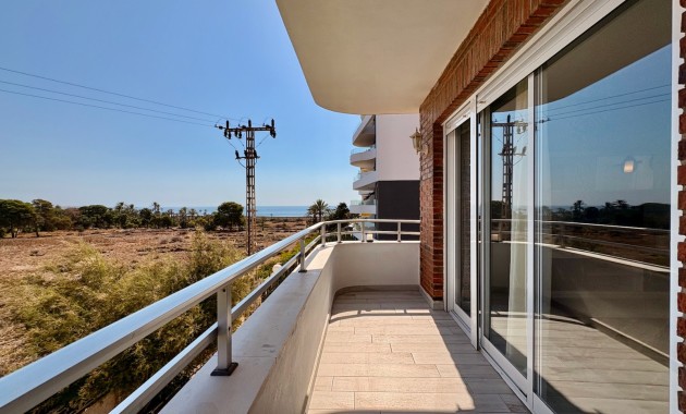 Verhuur - Appartement / flat -
Torrevieja - Punta prima