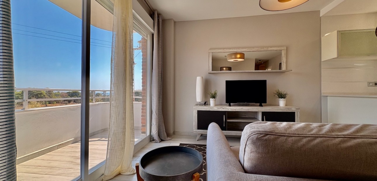 Verhuur - Appartement / flat -
Torrevieja - Punta prima