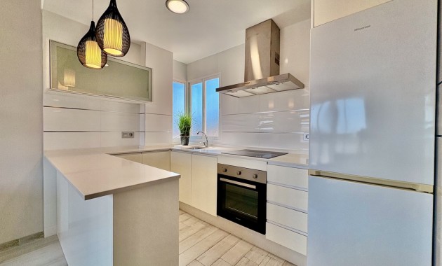 Verhuur - Appartement / flat -
Torrevieja - Punta prima