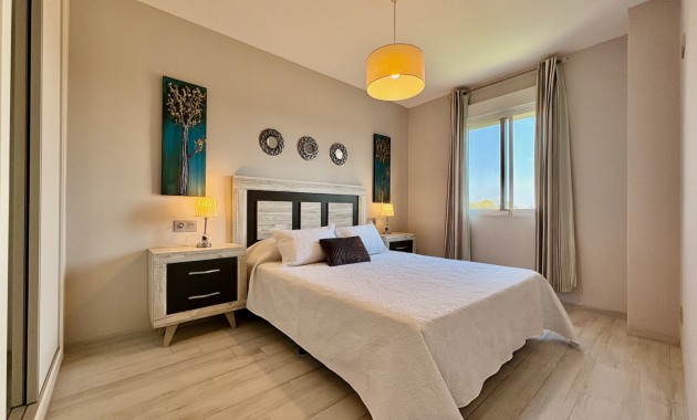 Verhuur - Appartement / flat -
Torrevieja - Punta prima