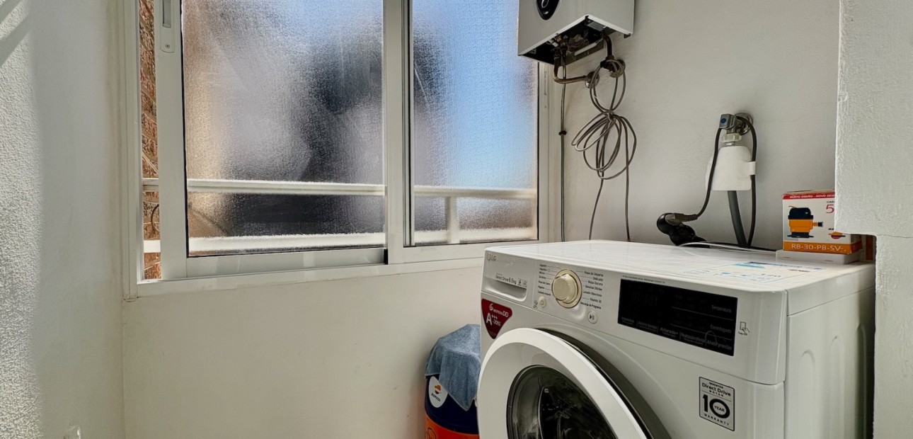 Verhuur - Appartement / flat -
Torrevieja - Punta prima