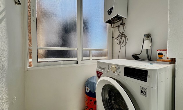 Verhuur - Appartement / flat -
Torrevieja - Punta prima