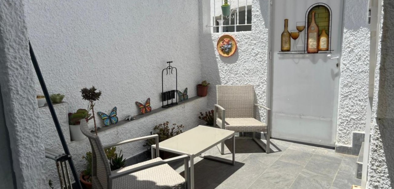 Venta - Bungalow -
Torrevieja - El limonar