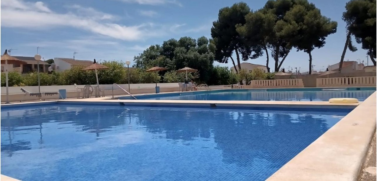 Venta - Bungalow -
Torrevieja - El limonar