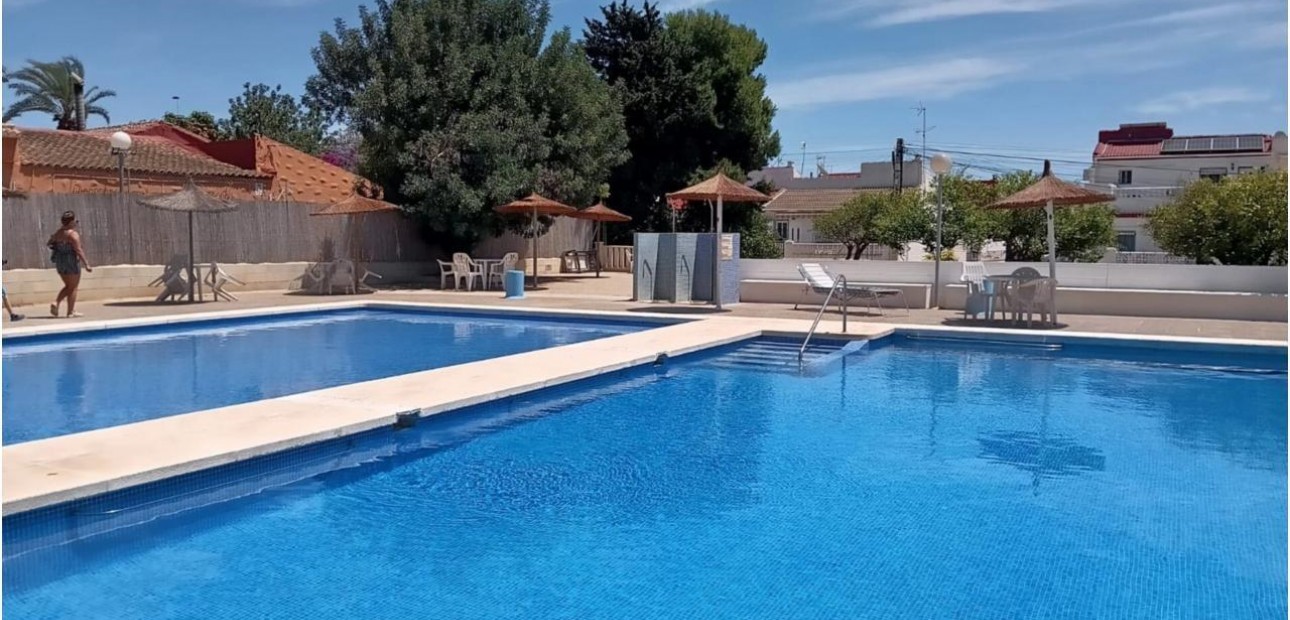 Venta - Bungalow -
Torrevieja - El limonar