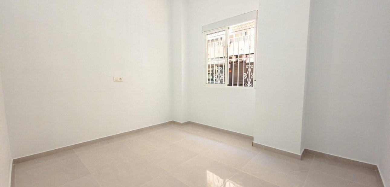 Venta - Apartamento / piso -
Torrevieja - Acequion