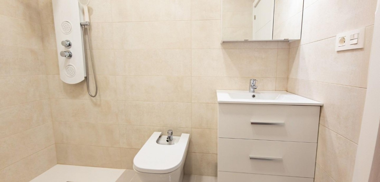 Venta - Apartamento / piso -
Torrevieja - Acequion
