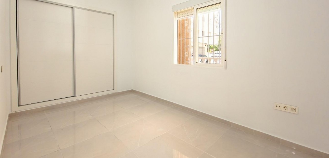 Venta - Apartamento / piso -
Torrevieja - Acequion