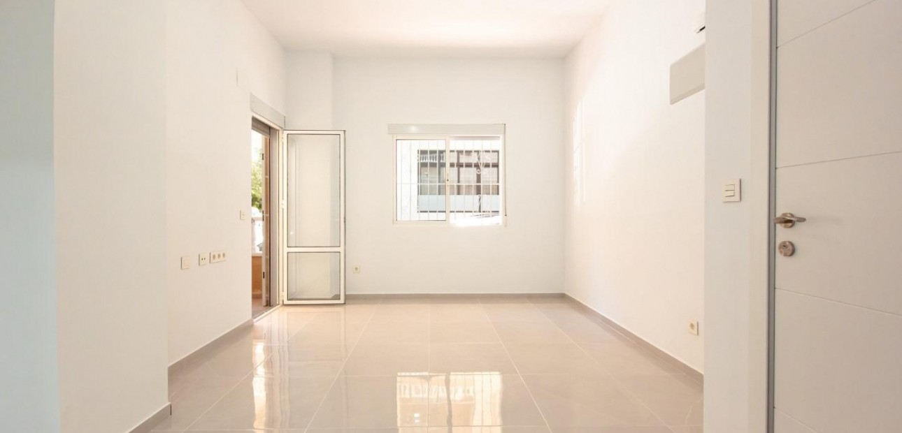 Venta - Apartamento / piso -
Torrevieja - Acequion