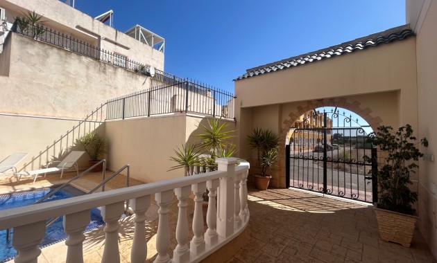 Venta - Apartamento / piso -
Jacarilla