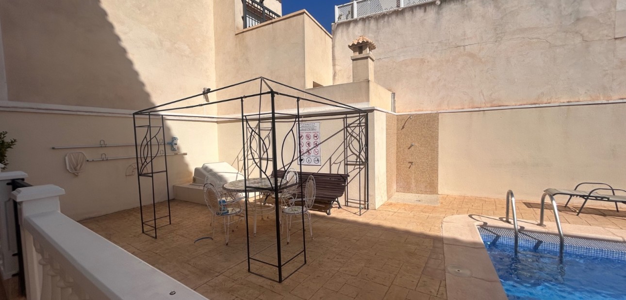 Venta - Apartamento / piso -
Jacarilla