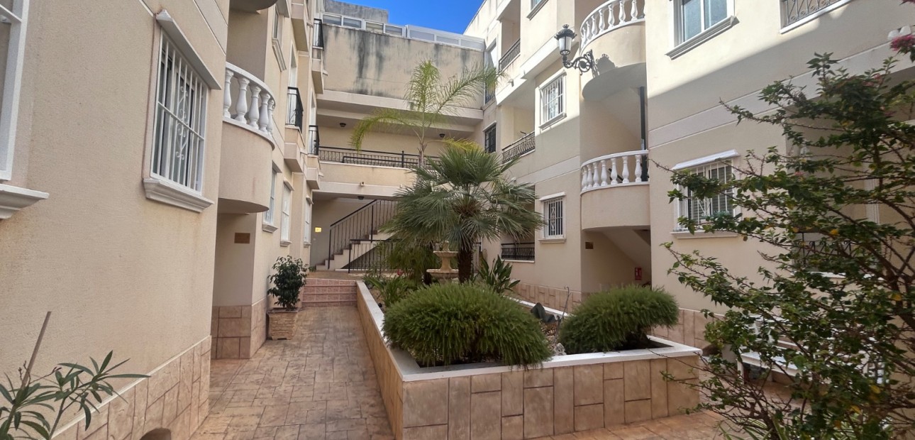 Venta - Apartamento / piso -
Jacarilla