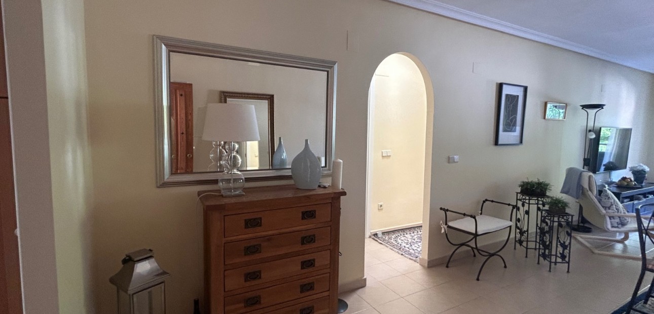 Venta - Apartamento / piso -
Jacarilla