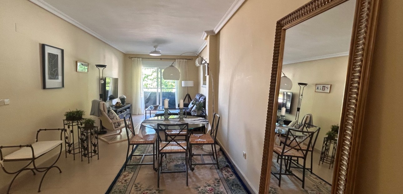 Venta - Apartamento / piso -
Jacarilla