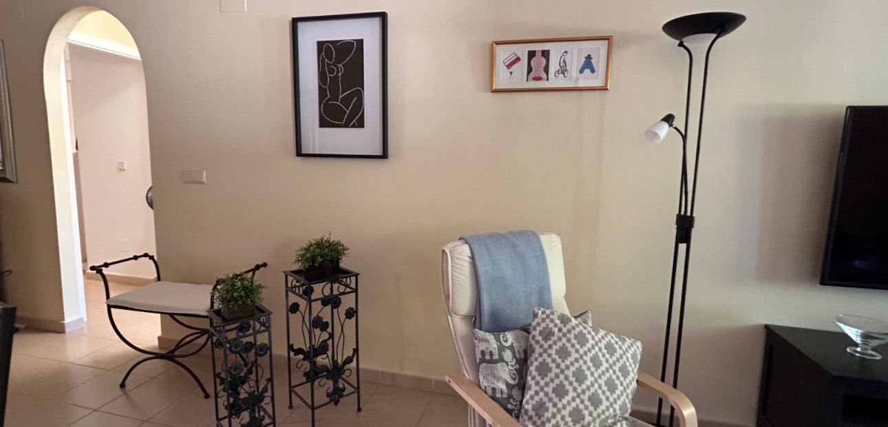 Venta - Apartamento / piso -
Jacarilla