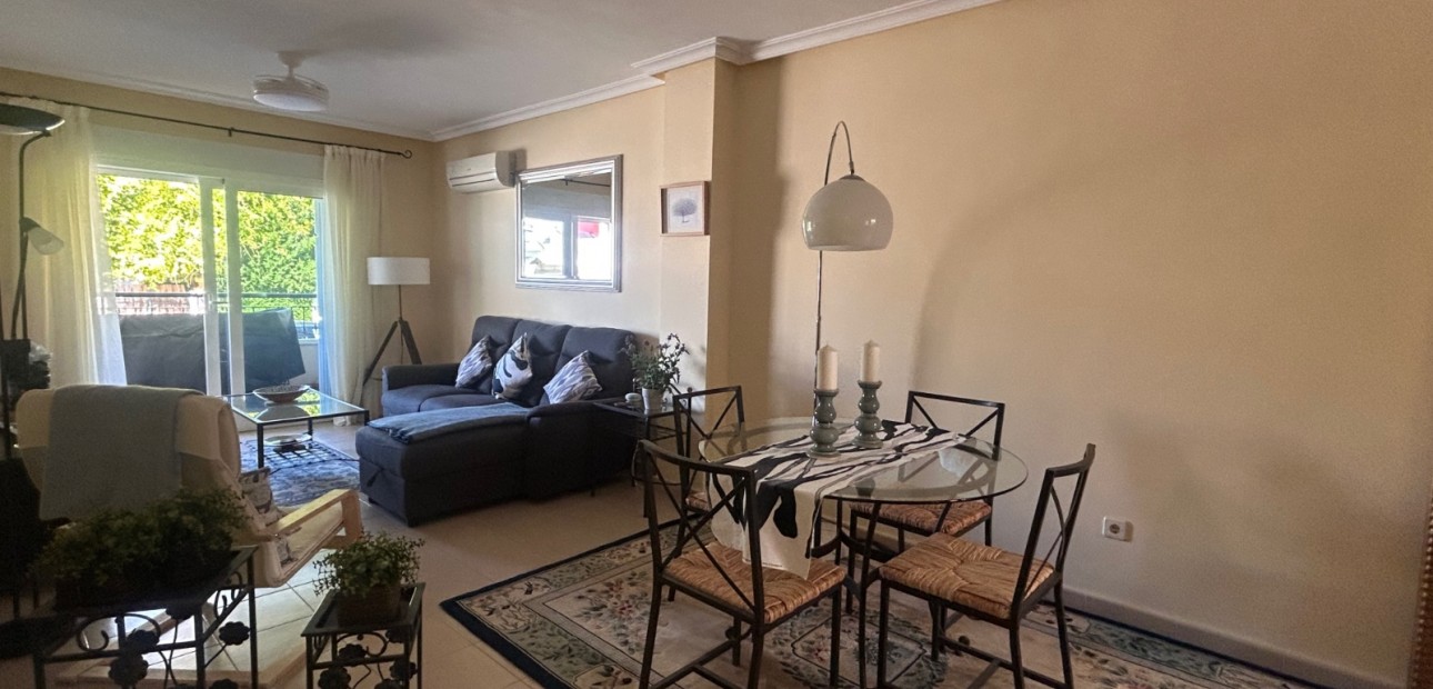 Venta - Apartamento / piso -
Jacarilla