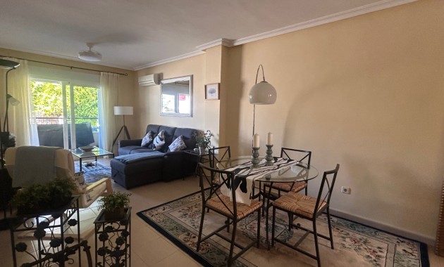 Venta - Apartamento / piso -
Jacarilla