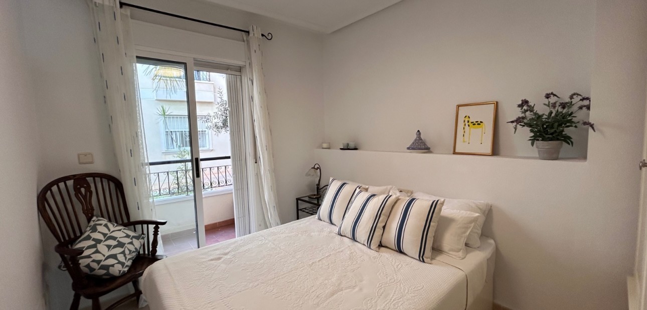 Venta - Apartamento / piso -
Jacarilla