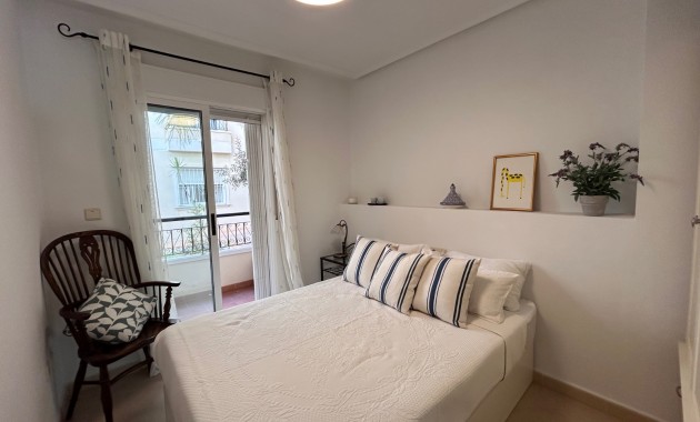 Venta - Apartamento / piso -
Jacarilla