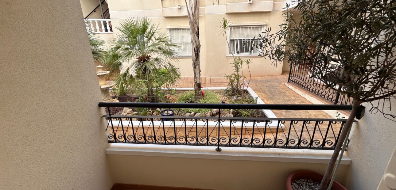 Venta - Apartamento / piso -
Jacarilla