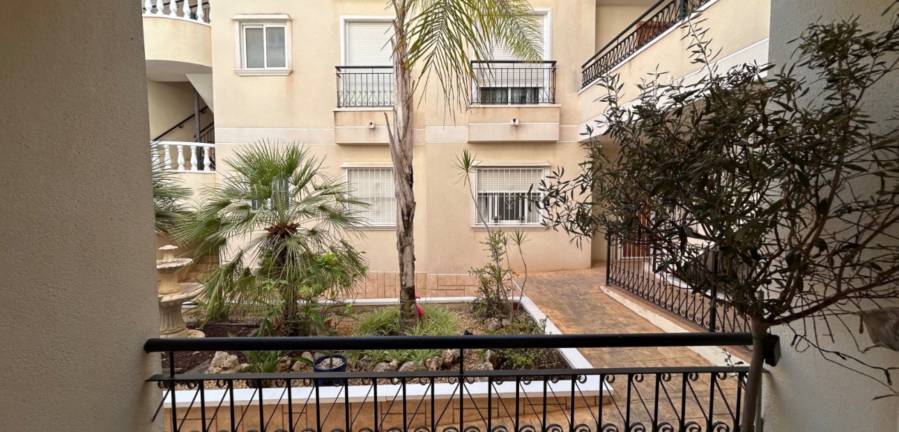 Venta - Apartamento / piso -
Jacarilla