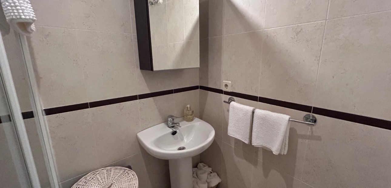 Venta - Apartamento / piso -
Jacarilla