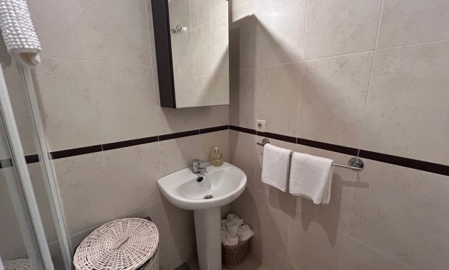 Venta - Apartamento / piso -
Jacarilla