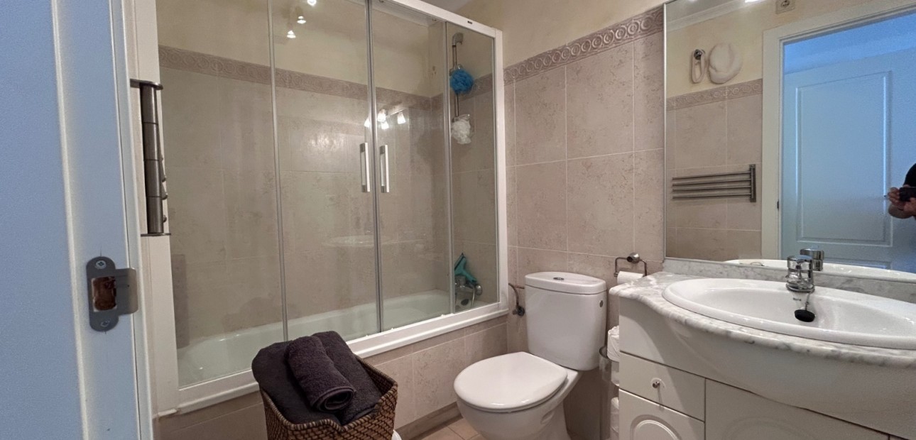 Venta - Apartamento / piso -
Jacarilla