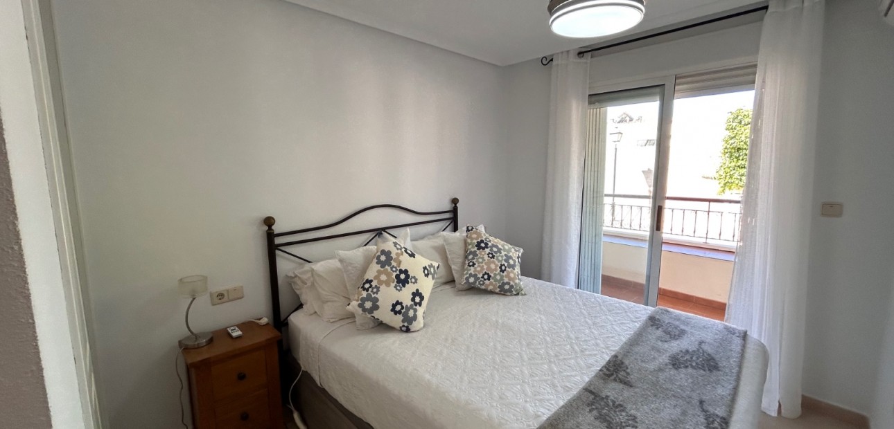 Venta - Apartamento / piso -
Jacarilla