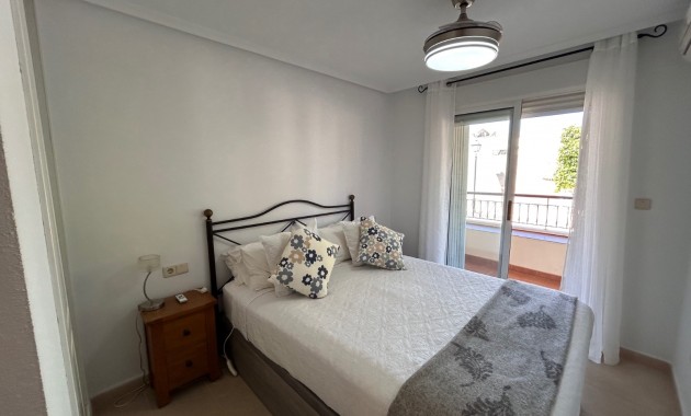 Venta - Apartamento / piso -
Jacarilla