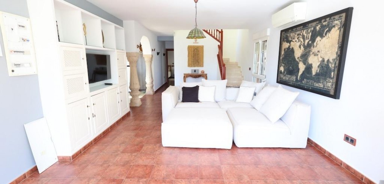 Herverkoop - Villa -
Orihuela Costa - Villamartin