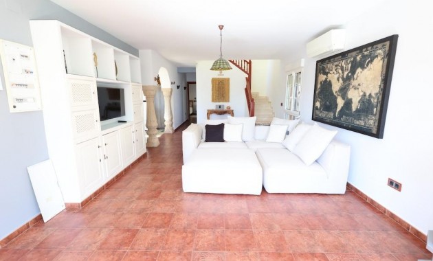 Herverkoop - Villa -
Orihuela Costa - Villamartin
