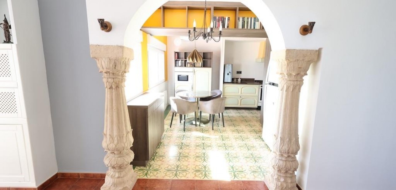Herverkoop - Villa -
Orihuela Costa - Villamartin