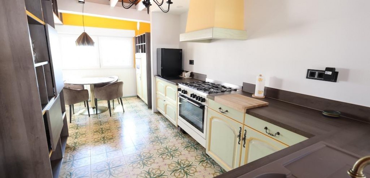 Herverkoop - Villa -
Orihuela Costa - Villamartin