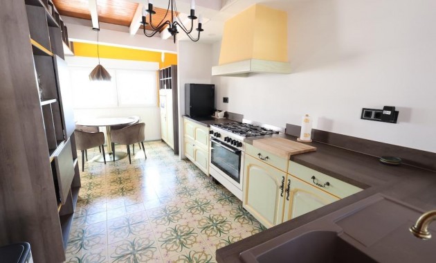 Herverkoop - Villa -
Orihuela Costa - Villamartin
