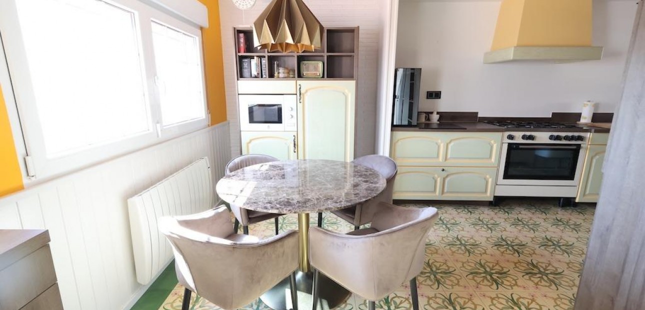 Herverkoop - Villa -
Orihuela Costa - Villamartin