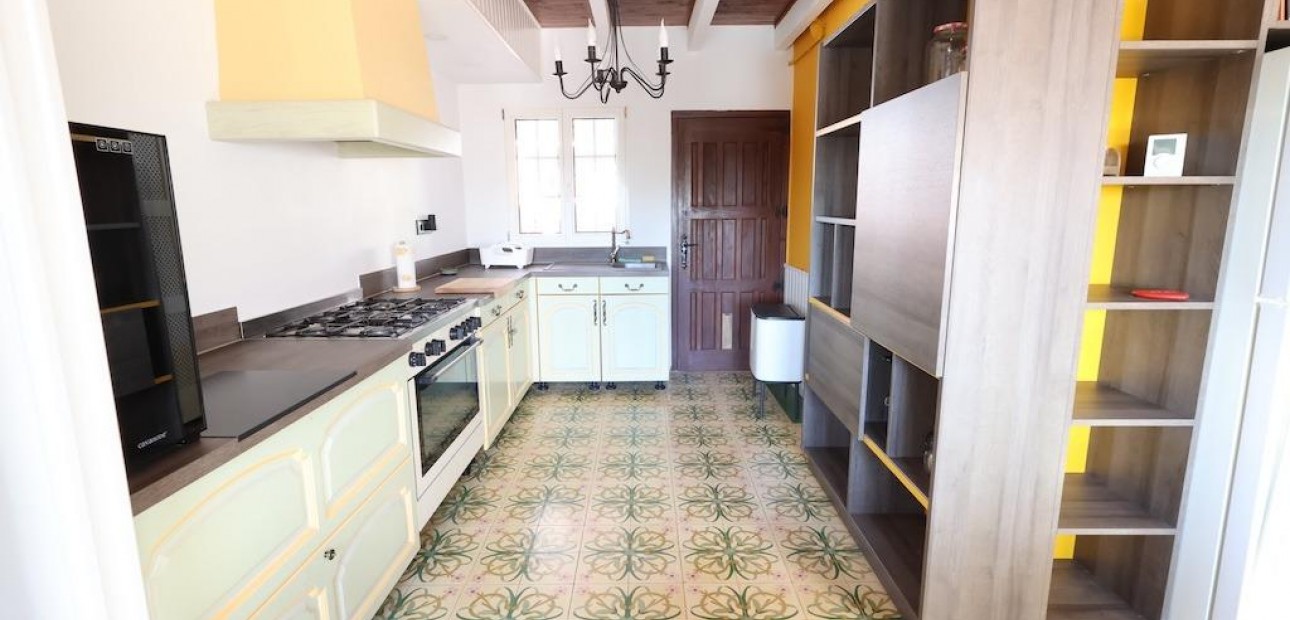 Herverkoop - Villa -
Orihuela Costa - Villamartin