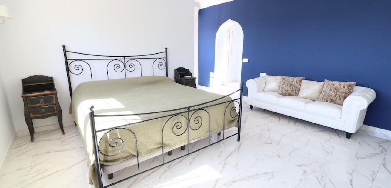 Herverkoop - Villa -
Orihuela Costa - Villamartin