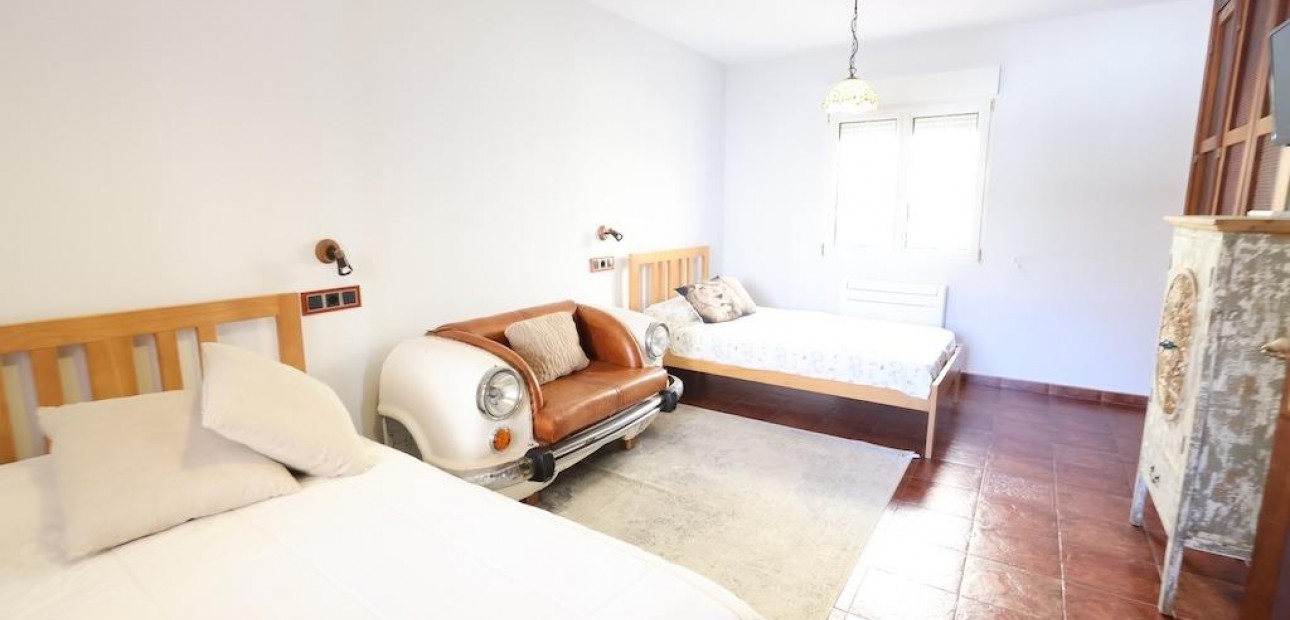 Herverkoop - Villa -
Orihuela Costa - Villamartin