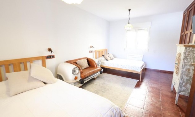 Herverkoop - Villa -
Orihuela Costa - Villamartin