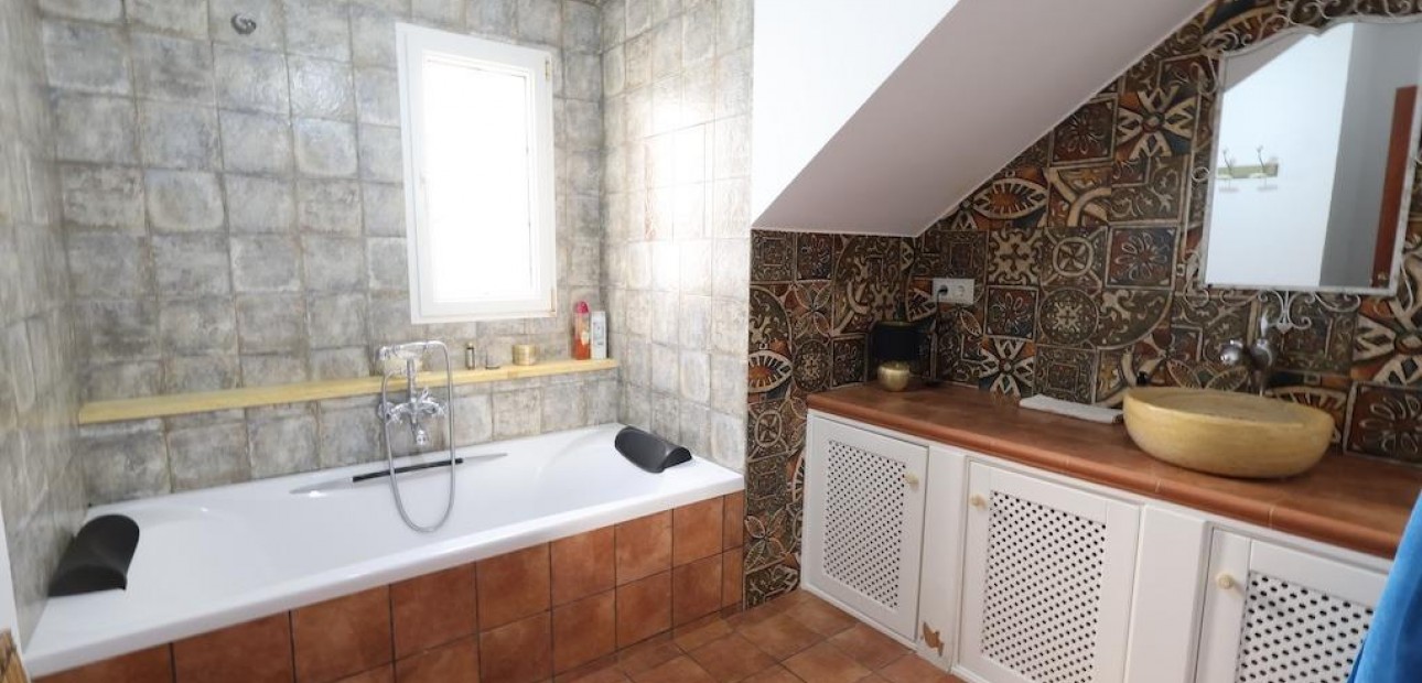 Herverkoop - Villa -
Orihuela Costa - Villamartin