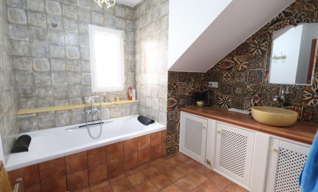 Herverkoop - Villa -
Orihuela Costa - Villamartin