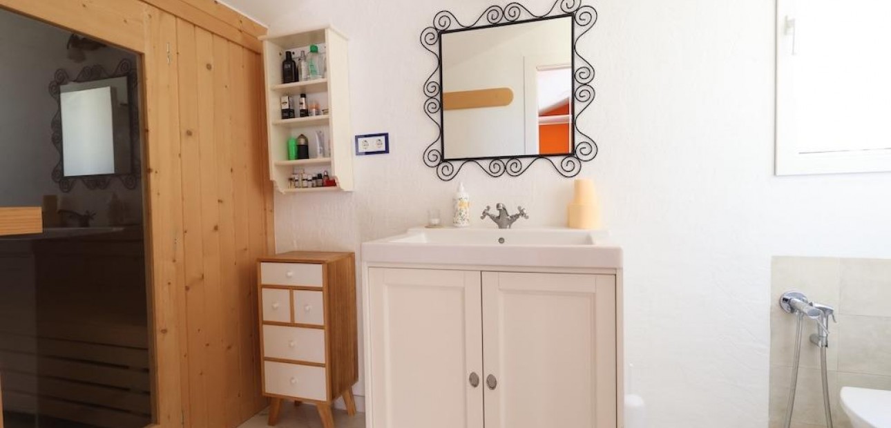 Herverkoop - Villa -
Orihuela Costa - Villamartin
