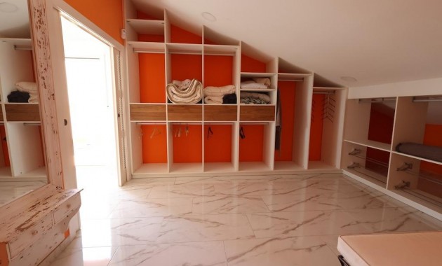 Herverkoop - Villa -
Orihuela Costa - Villamartin