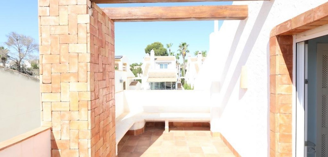 Herverkoop - Villa -
Orihuela Costa - Villamartin